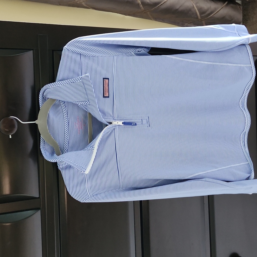 Women's vineyard vines striped sankaty shep shirt, worn once